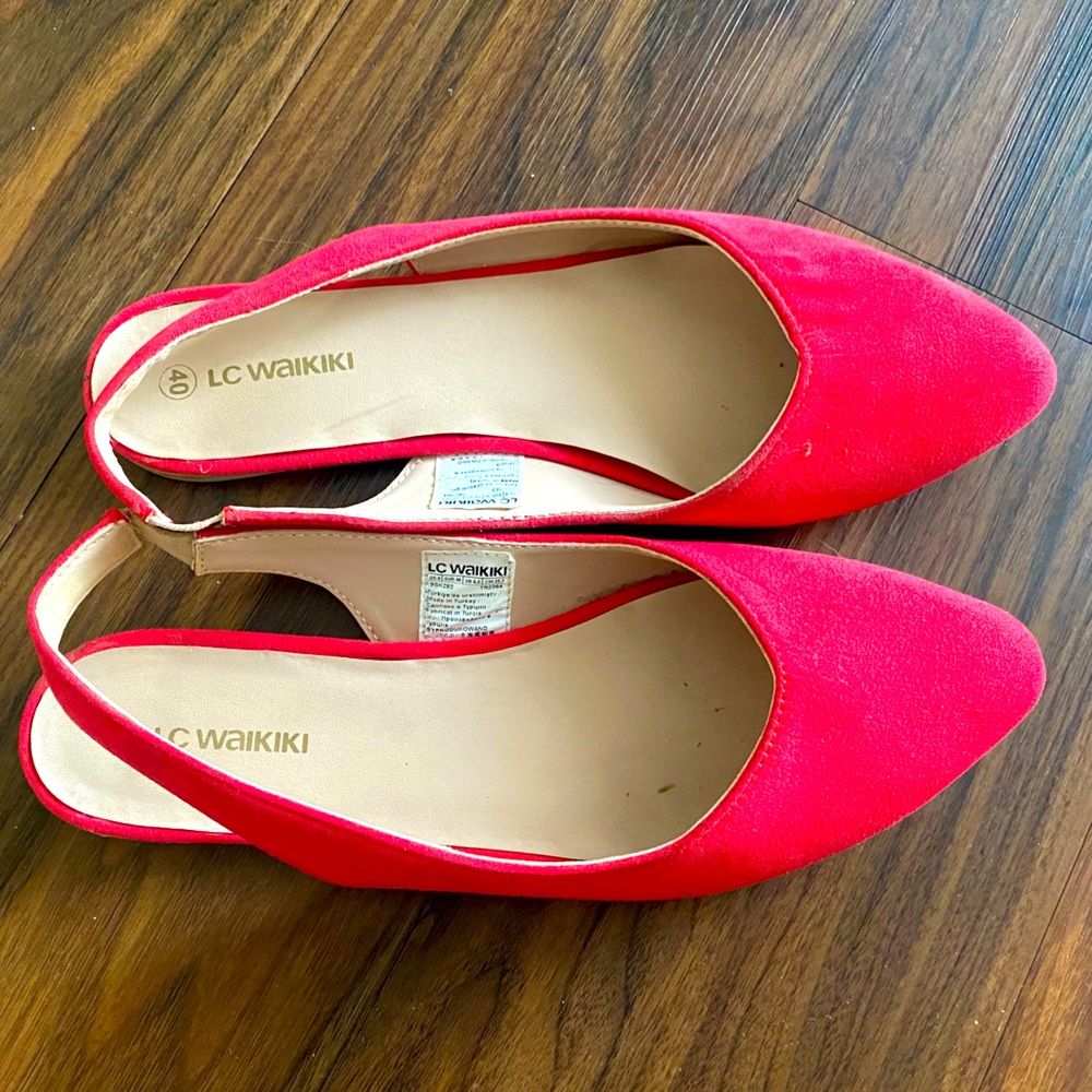 Red flat shoes